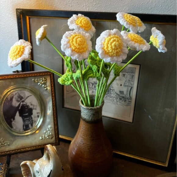 Bouquet Of Ten Cottagecore Crocheted Daisies - Picture 1 of 6
